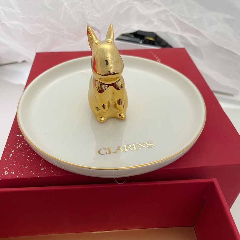 Clarins gift Bunny Ceramic plate - Picture 5 of 9